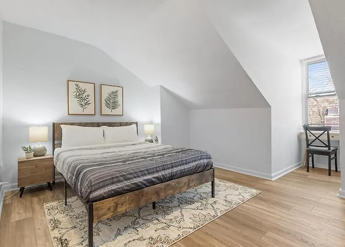Lawrenceville !5 Spacious And Quiet Three Bedroom With Free Street Parking Apartment *