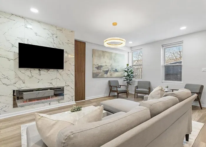Lawrenceville !5 Spacious And Quiet Three Bedroom With Free Street Parking